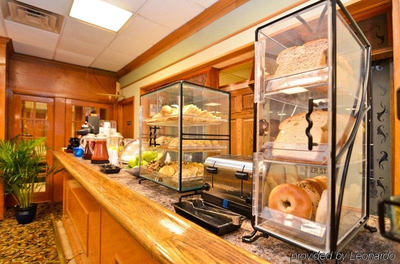 Fairfield Inn & Suites By Marriott Milwaukee Downtown Restoran fotoğraf