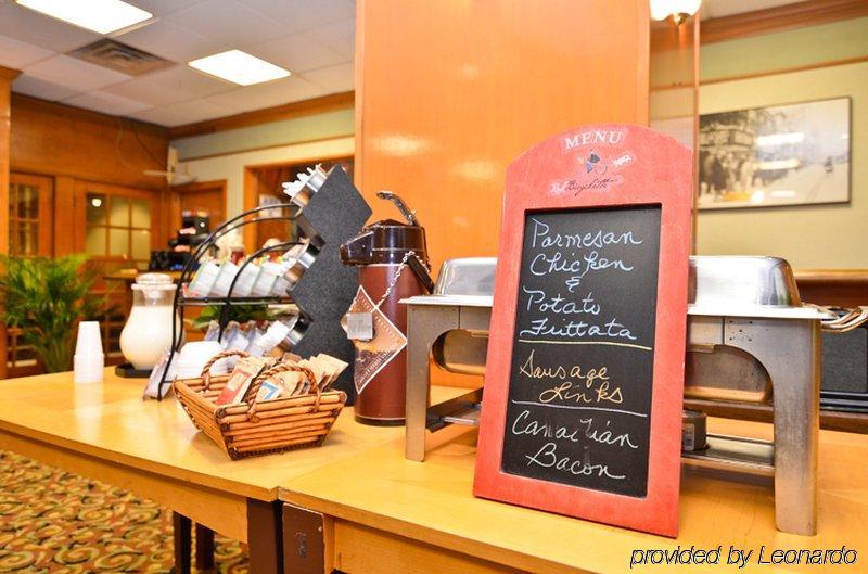 Fairfield Inn & Suites By Marriott Milwaukee Downtown Restoran fotoğraf