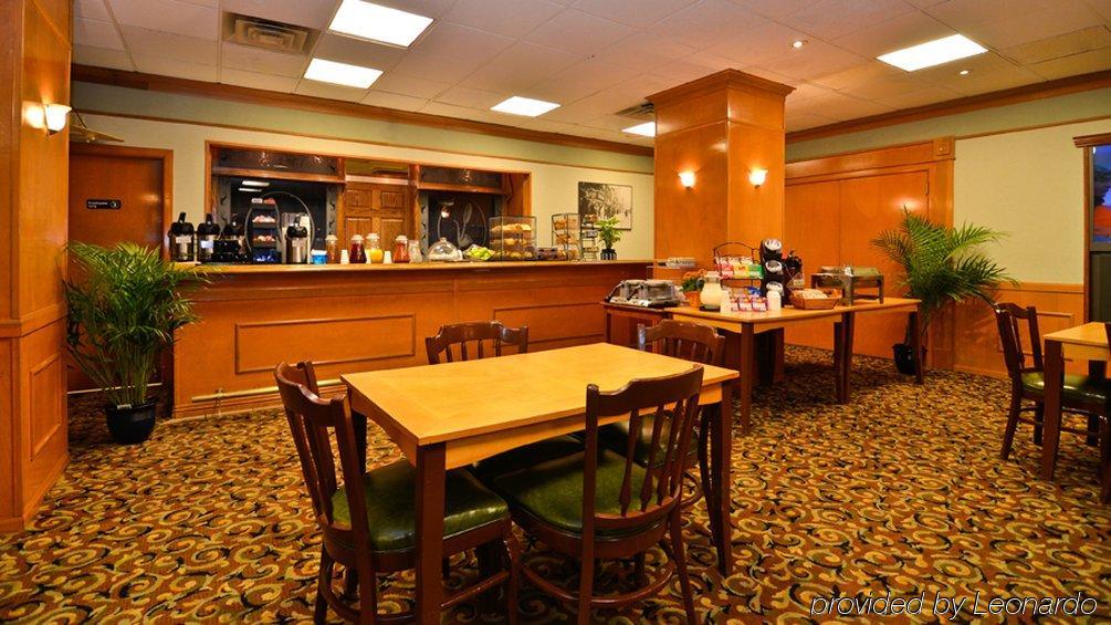 Fairfield Inn & Suites By Marriott Milwaukee Downtown Restoran fotoğraf